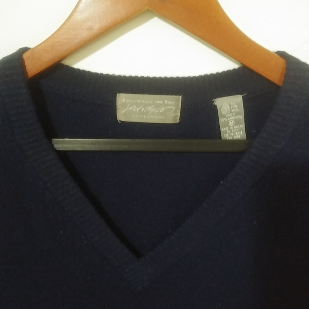 Lord & Taylor M Lambswool Pullover V-Neck Sweater in Dark Navy - Picture 3 of 6